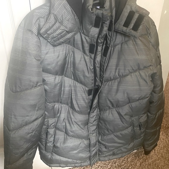 Dark Green/Black Boys/Mens Winter Jacket, size 14/16, puffer style - Picture 3 of 5